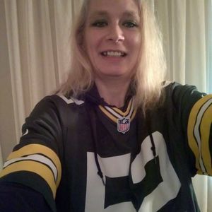 Meet your Posher, Carrie